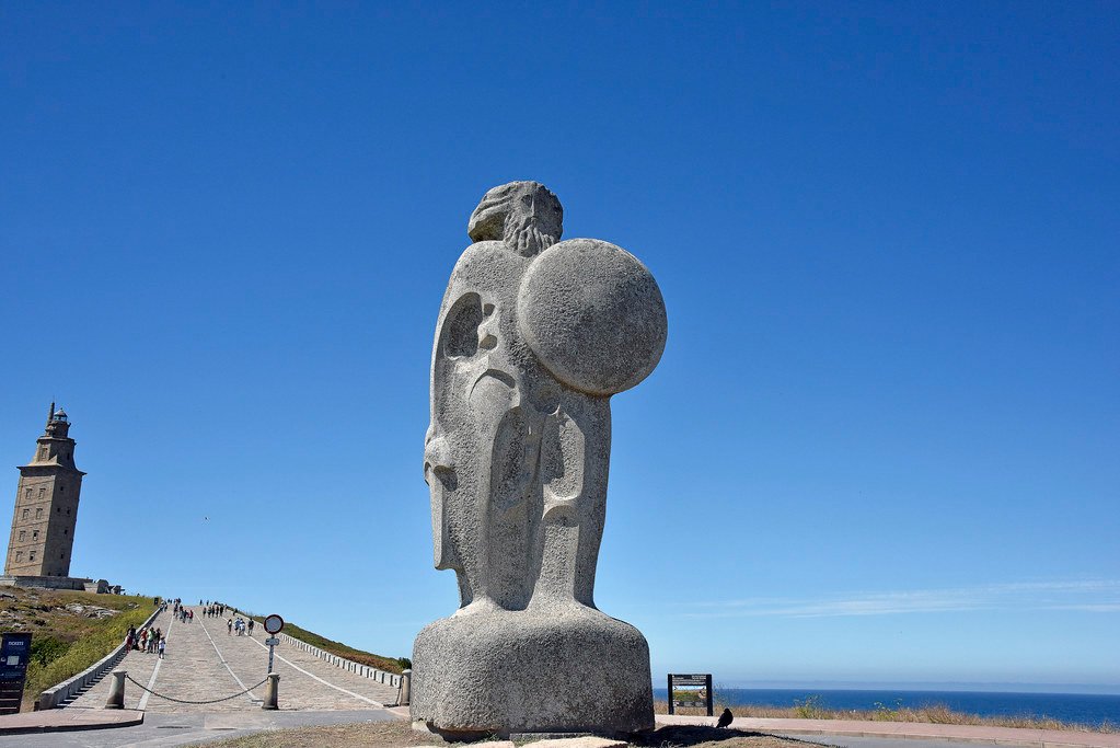 Breogans statue, Temple of Hercules