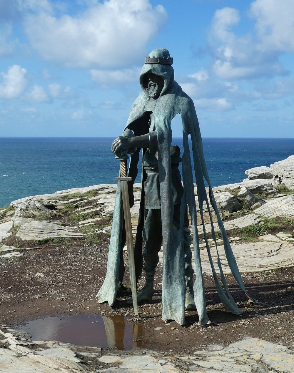 Tintagel - Castle - King Arthur statue